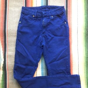 Vivid blue skinny jeans / jeggings
